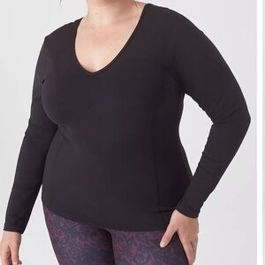 Livi Black V-Neck Long Sleeve Tee